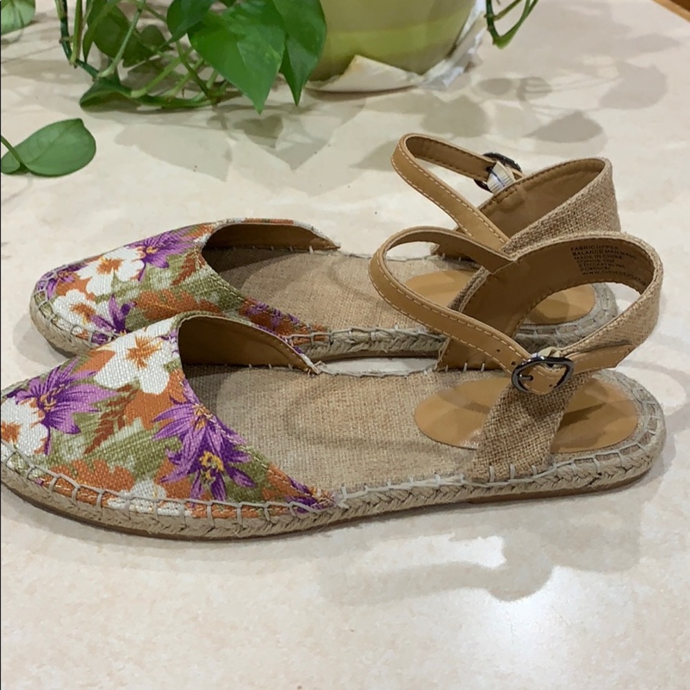 DOLCE By MOJO MOXY - Picture 2 of 5